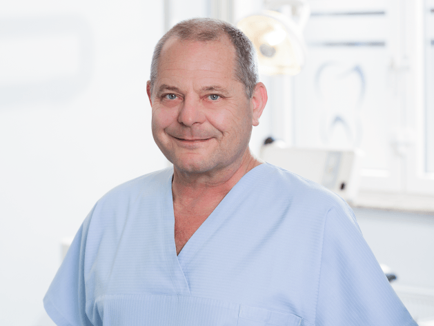 Dr. Helwig Ihr Zahnarzt für die Behandlung in Vollnarkose und den Umgang mit Angstpatienten in Düren